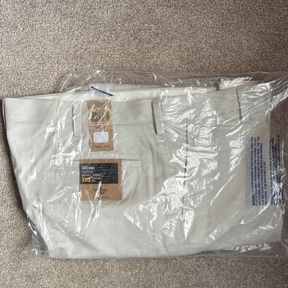 Dockers D3 Men's Classic Fit Cream Khaki Pants 42x32